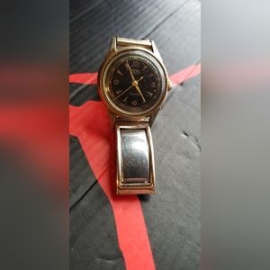 Wyler Incaflex Dynawind WW2 Era Manual Wind Black Military Dial Running Great